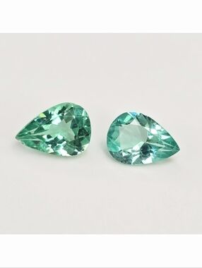 1.22 ct Natural Paraiba Neon Green Apatite Pair